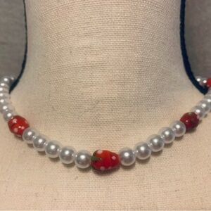 STRAWBERRY Pearl Chocker